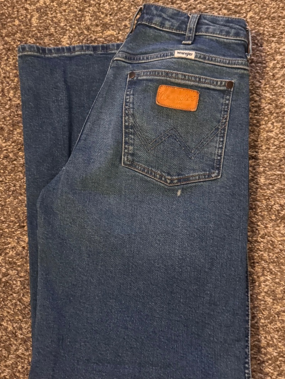 Wranger World Wide Mid Rise Wide Leg 661 Jean-Medium wash